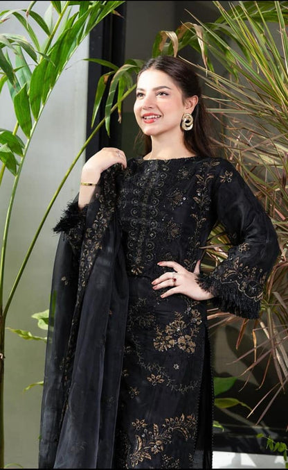 FULLY EMBROIDERED 3PC LAWN DRESS WITH ORGANZA EMBROIDERED DUPATTA- SR32