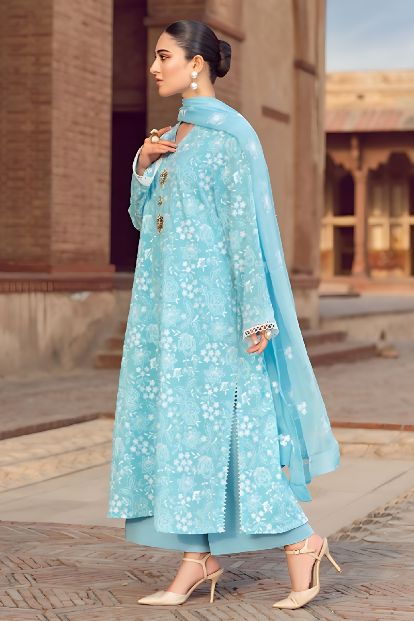 FULLY EMBROIDERED 3PC LAWN DRESS WITH BAMBER CHIFFON EMBROIDERED DUPATTA- SGR-08