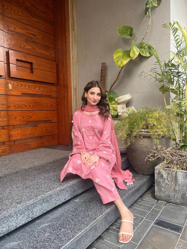3PC LAWN EMBROIDERED STITCHED SUIT WITH CHIFFON DUPATTA- PINK ANAYA