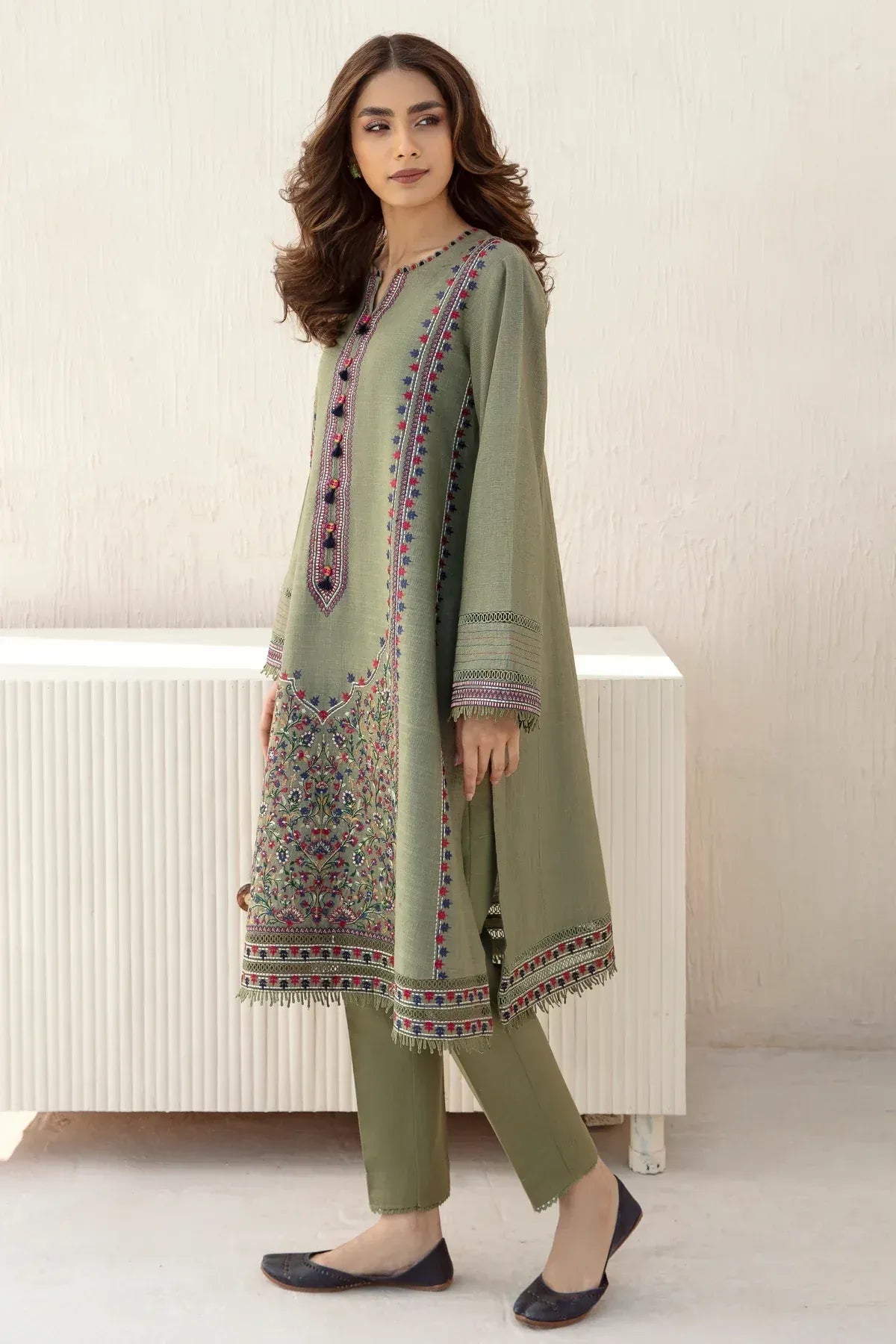 FULLY EMBROIDERED 3PC DHANAK DRESS WITH EMBROIDERED DHANAK SHAWL- ABH-43