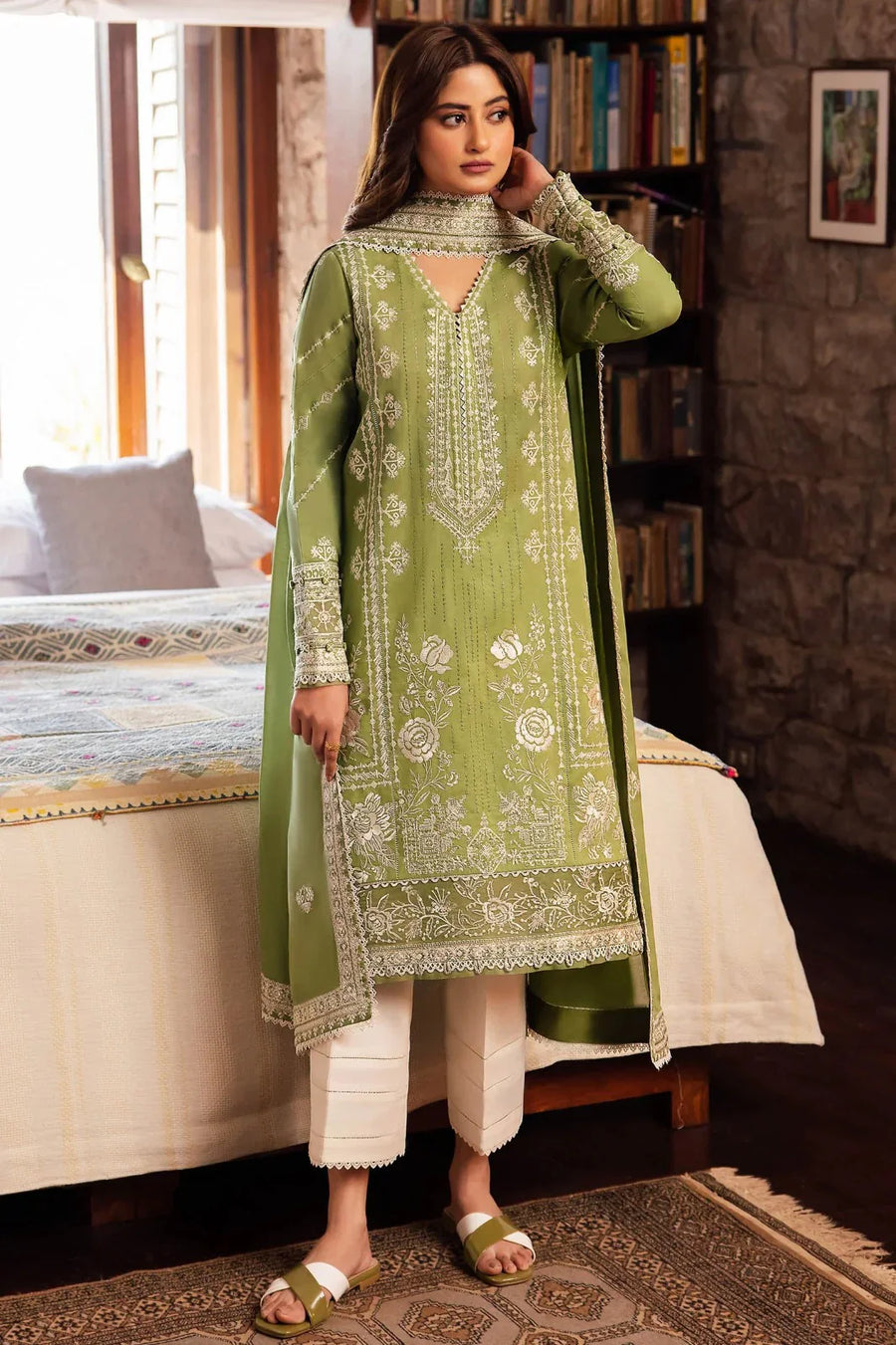 FULLY EMBROIDERED 3PC LAWN DRESS WITH LAWN EMBROIDERED DUPATTA- SR2525